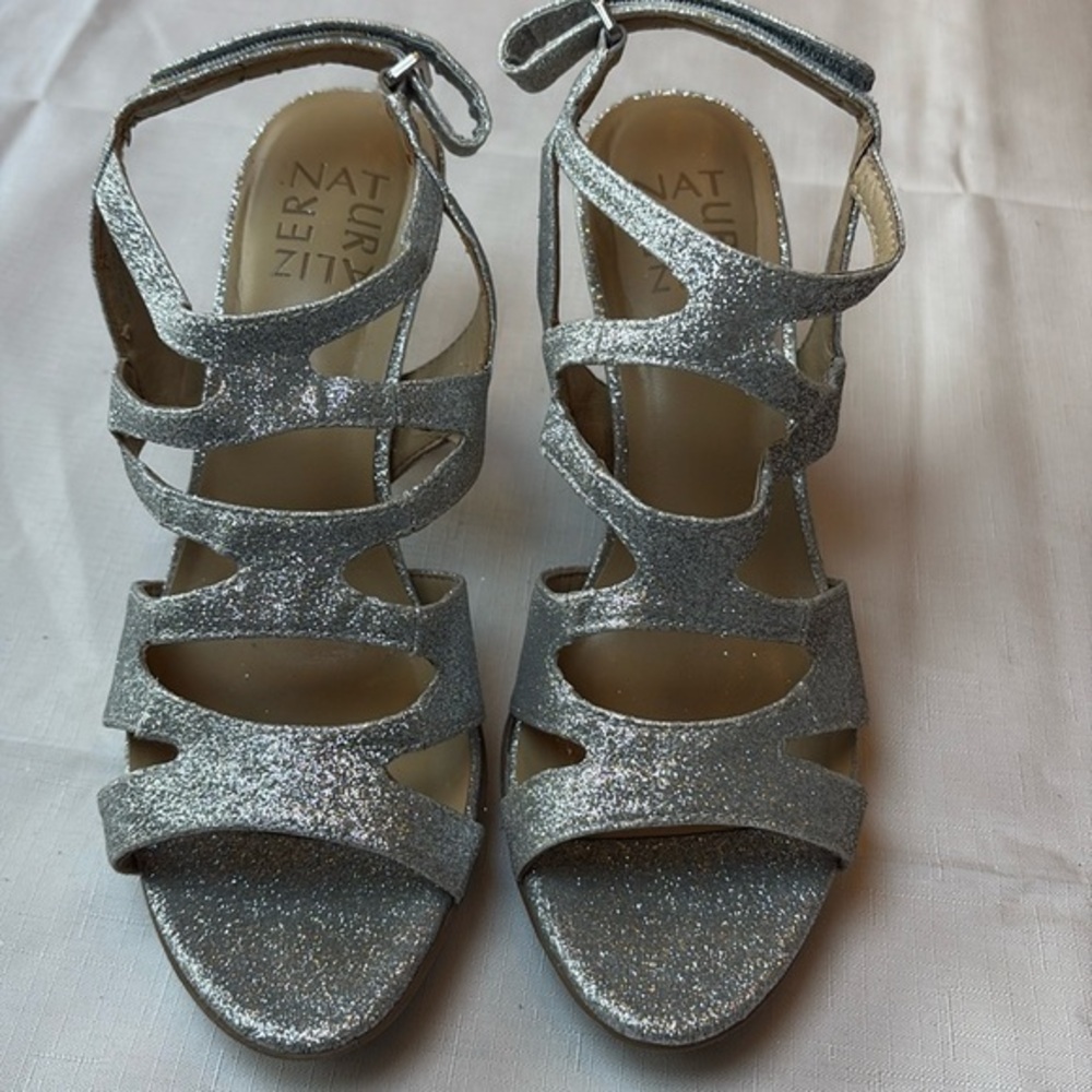 🧊Naturalizer Silver Heels Sparkly Crisscross Design Dianna